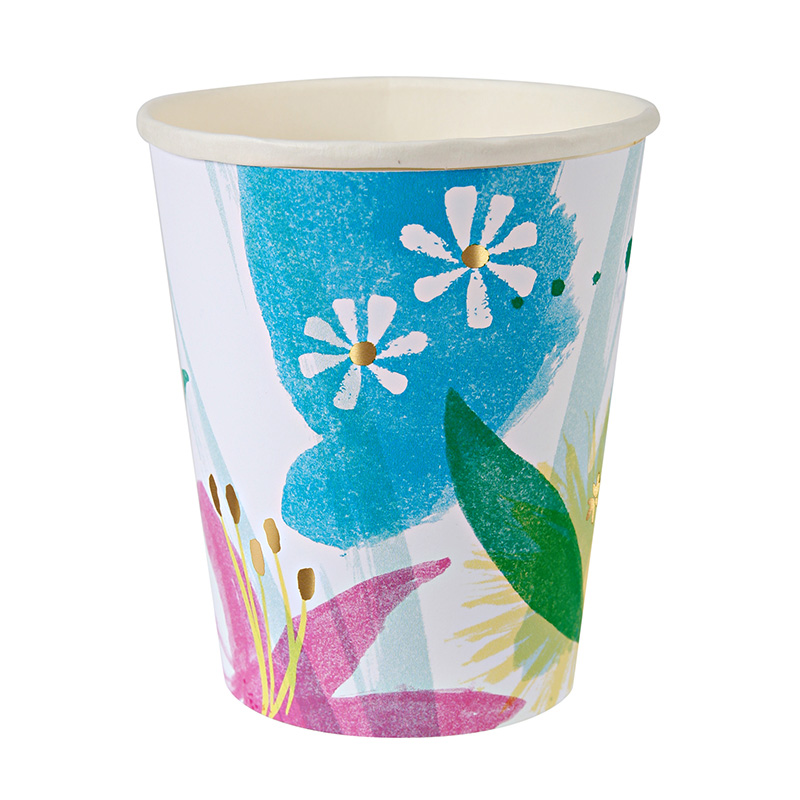 Cups flowers. Стаканчики с принтом. Стаканчик для акварели. Стакан акварелью. Snowcup цветок.